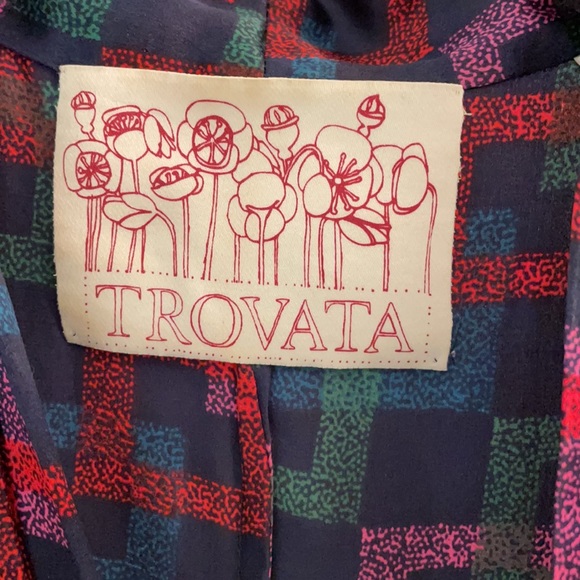 Geometric Patterned 💯 Silk top by Trovata - Picture 3 of 11